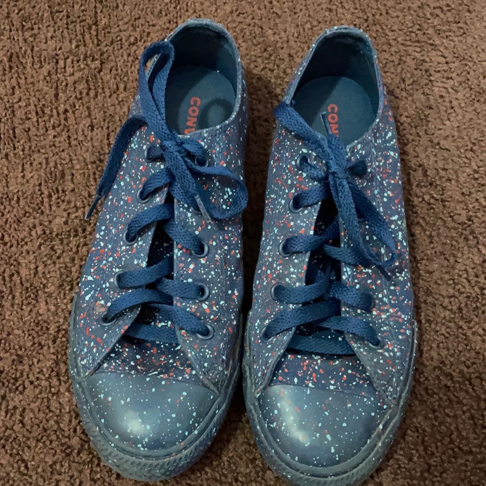 Boys low top Converse shoes